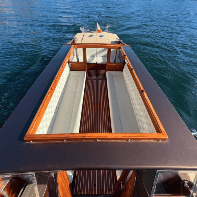 Cernobbio: Sunset Shared Boat Tour with Prosecco