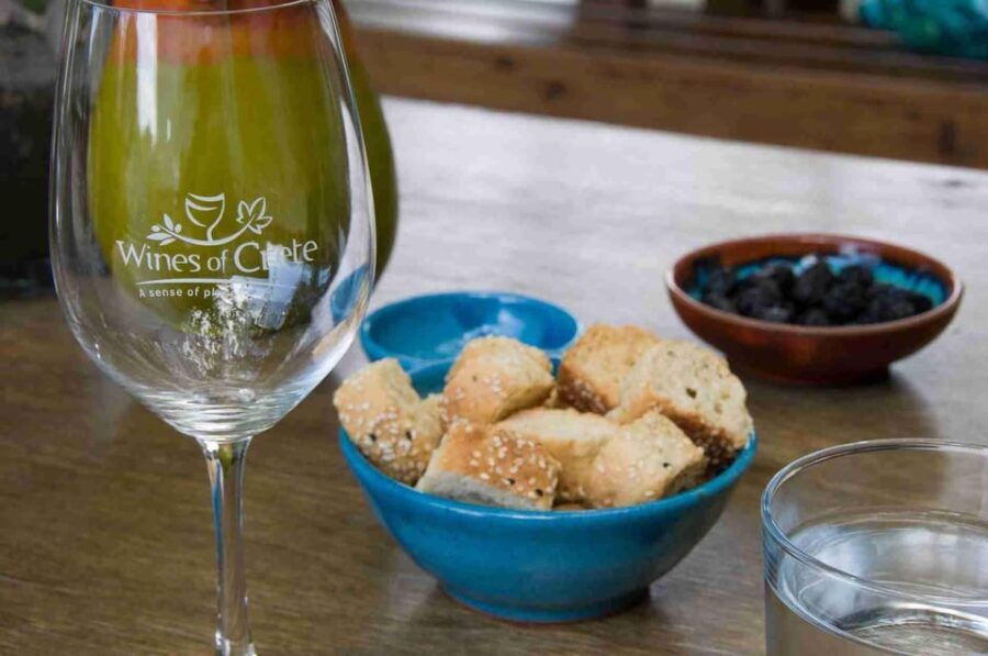 Chania Walking Food And Wine Night Tour - Exploring the Itinerary: What to Expect from the Chania Night Tour