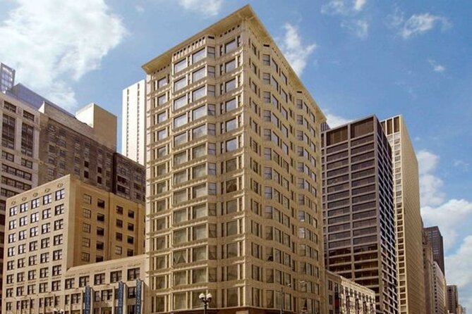 Chicago Loop Private Walking Tour with a Guide