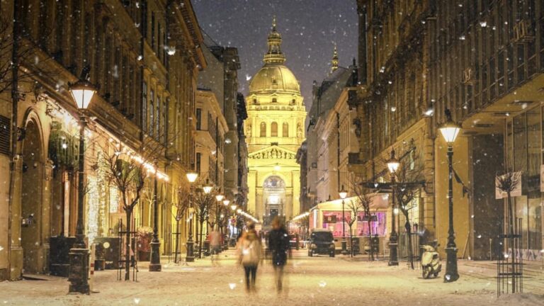 Christmas in Budapest: St. Stephen Basilica & Downtown