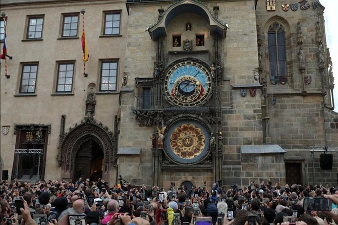 City tour to the top 10 attractions in Prague private tour