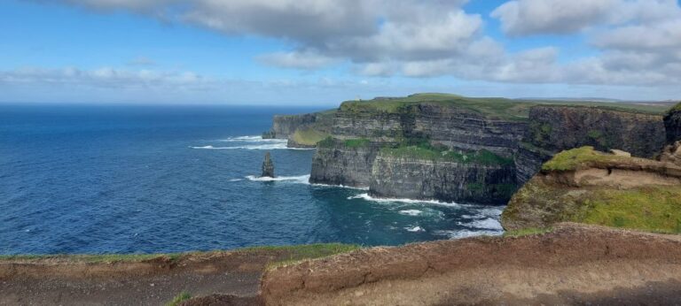 Cliffs of Moher and National Park Private Limousine Tour