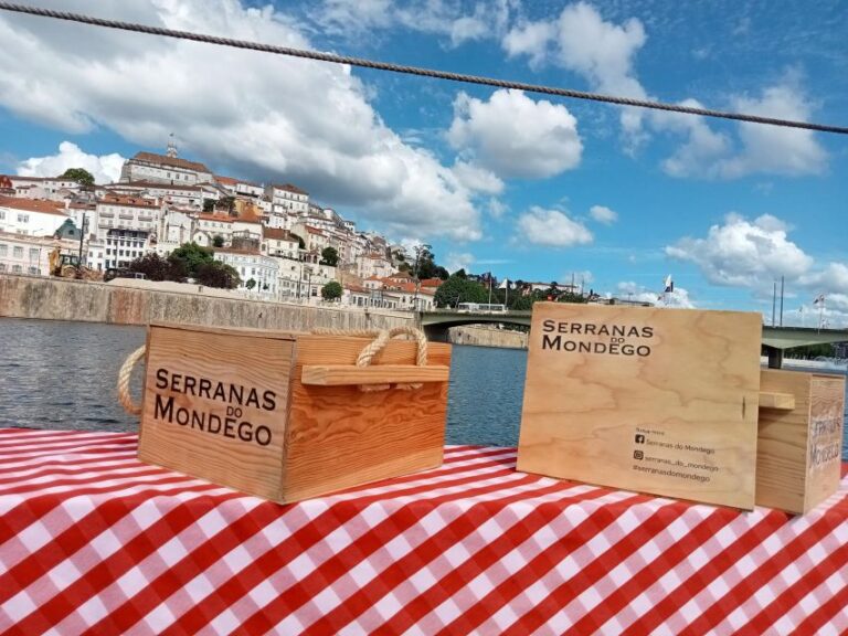 Coimbra: Barca Serrana Traditional Boat Trip