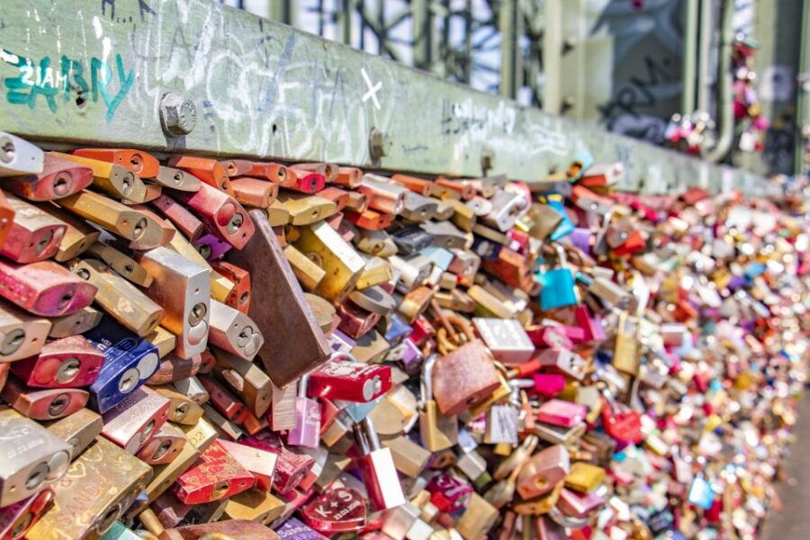Cologne: Express Walk with a Local in 60 minutes - Why This Experience Stands Out