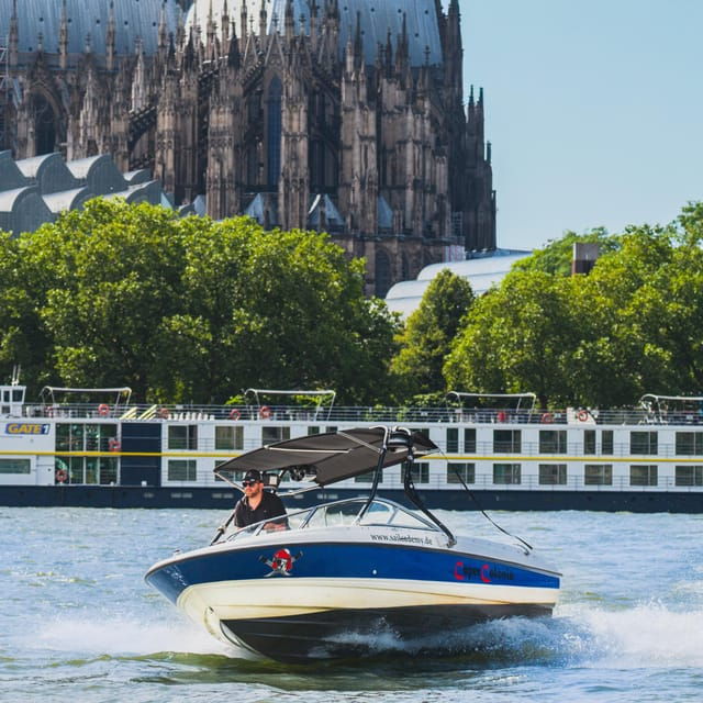 Cologne: Motorboat taster course