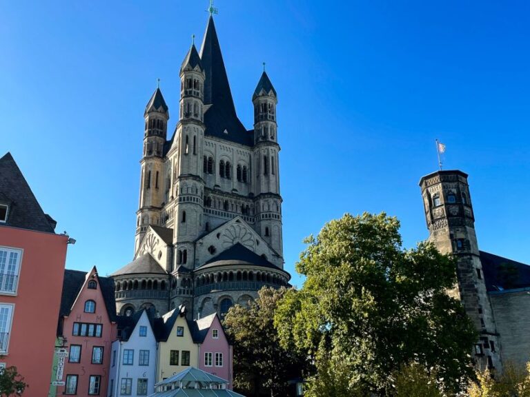 Cologne: Old Town Walking Tour with 1 Brewery Visit & 1 Beer
