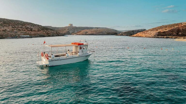 Comino: Blue Lagoon, Crystal Lagoon and Sea Caves Boat Tour