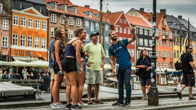 Copenhagen: 1.5-hour Private Walking Tour of Christianshavn