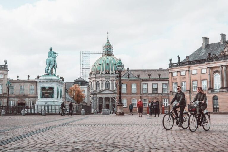 Copenhagen: Private Guided Bike Tour in French with Own Bike