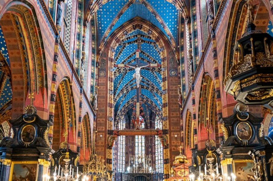 Cracow's Old Town sightseeing & St. Mary's Basilica Visit - A Close Look at the Tour Experience