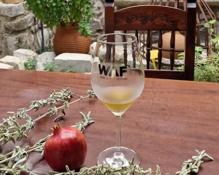Crete: 2 Wineries Tour with Wine Tasting & Lunch