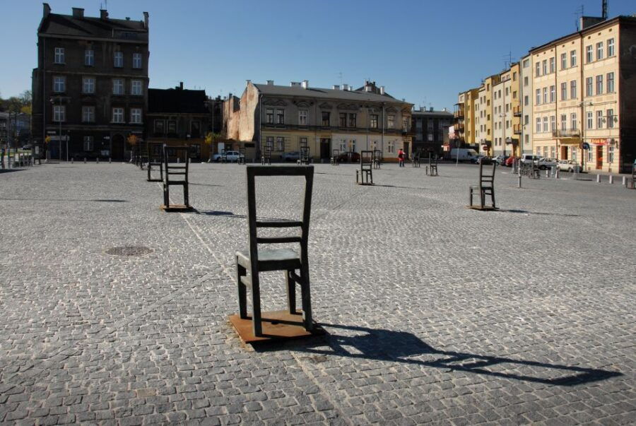 Cruise on the Krakow Vistula & Guided Tour in Former Ghetto - The Itinerary Breakdown