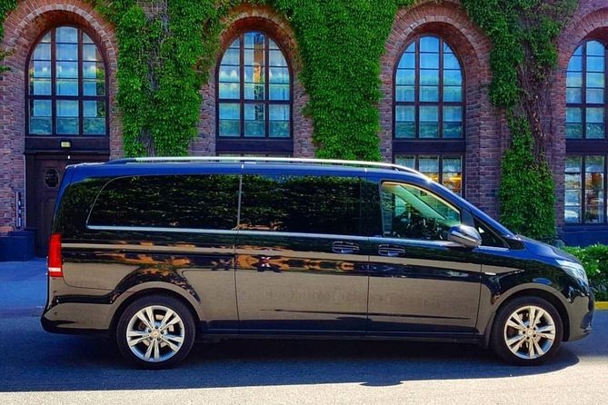 Cruise port VIP Transfer: Cruise port to Stockholm city center 1-6 Passangers