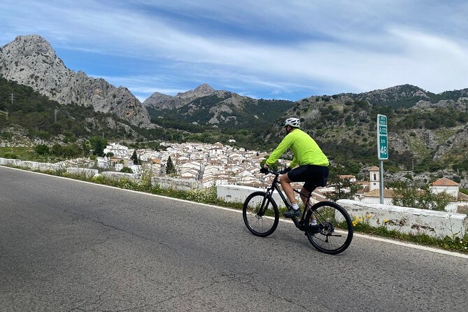 Cycling – Las Palomas Pass – Easy to Moderate Difficulty