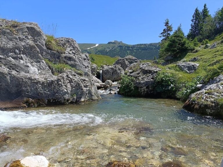 Day hike in Zanoaga Gorges