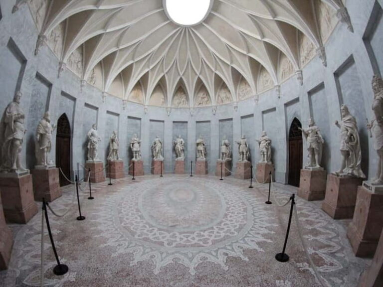 Day Trip from Vienna or Bratislava – Castles around Vienna