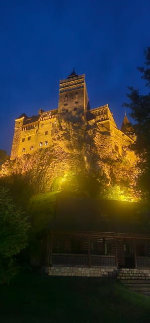 Day Trip to Bran Dracula's Castle and Peles Castle - The Itinerary Breakdown: What to Expect from the Day