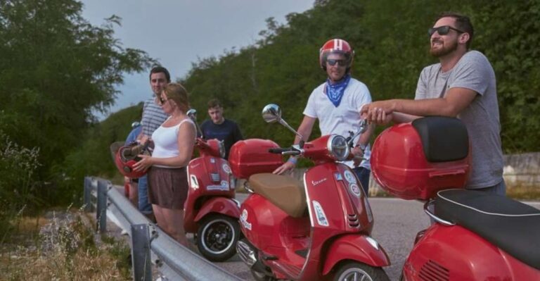 Desenzano del Garda: Lake Garda app-guided Vespa tour