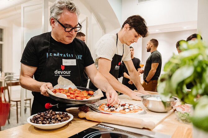 Devour Rome Wine & Pizza Making Class in Trastevere Neighborhood