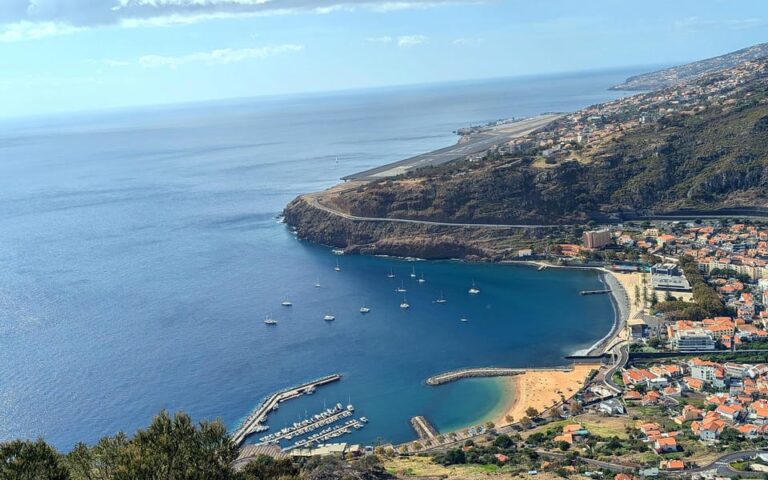 Discover Ponta de São Lourenço: Private Classic Jeep in 4h