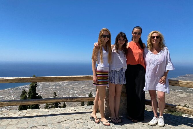 Discover Santorini: Private Tour with a Local Driver