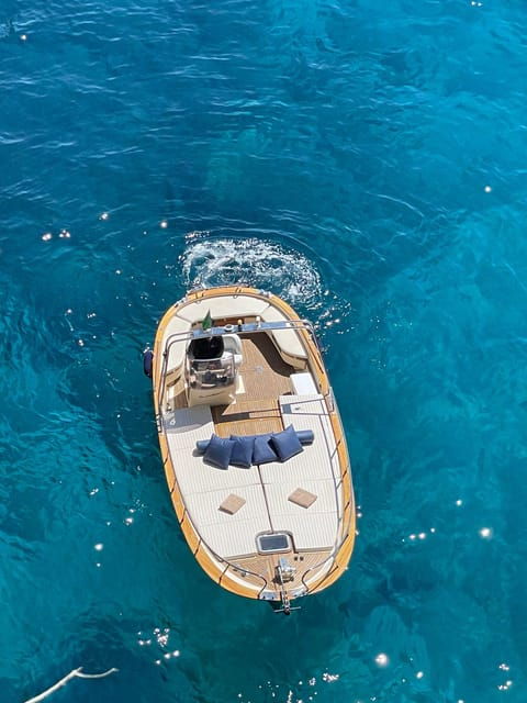 Discovering the island of Capri by boat Fratelli Aprea open 750