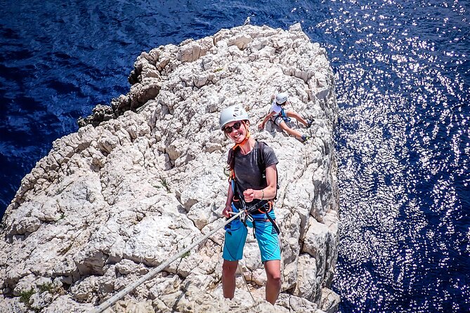 Discovery Climbing Large Routes in the Calanques of Marseille - An In-Depth Look at the Experience