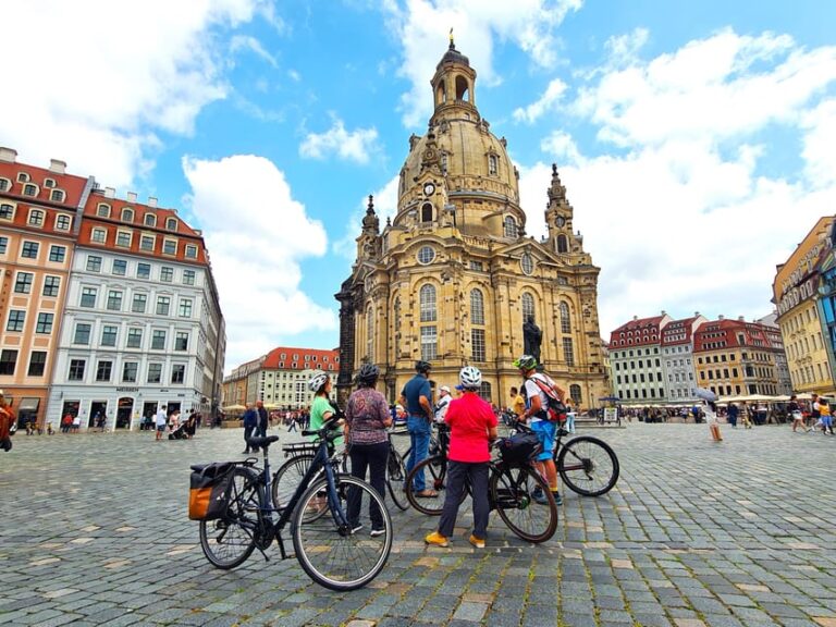 Dresden Sightseeing per Rad mit Guide, Prosecco, Eierschecke