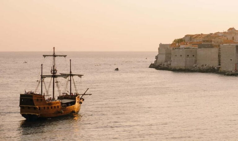 Dubrovnik: Galleon Sunset Cruise with a Live Guide & Drink