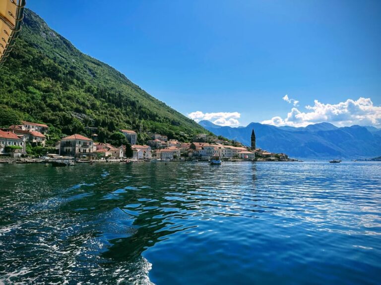 Dubrovnik: Private Tour to Montenegro, Kotor, and Perast