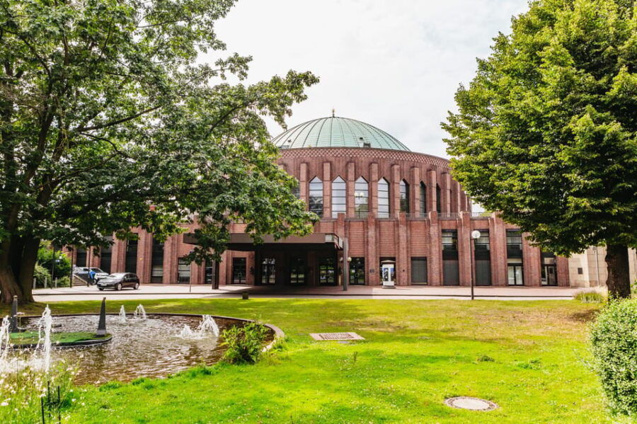 Düsseldorf: Guided City Architecture Walking Tour - Good To Know