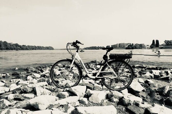 E-Bike Guided Tour in Castle Hill Budapest
