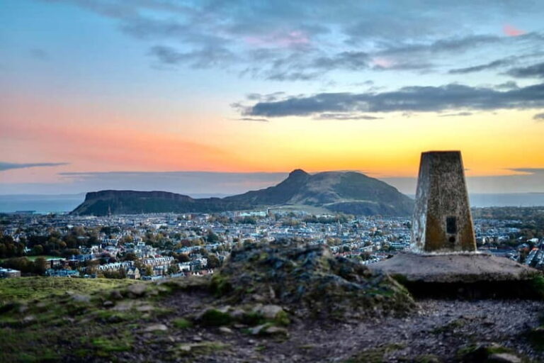 Edinburgh: Arthur’s Seat Hike with Mountain Guide