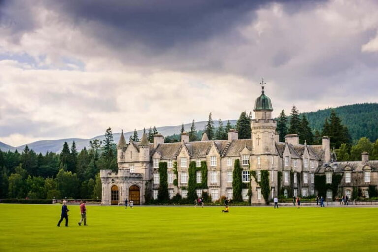Edinburgh: Balmoral Castle and Scone Palace Royal Tour