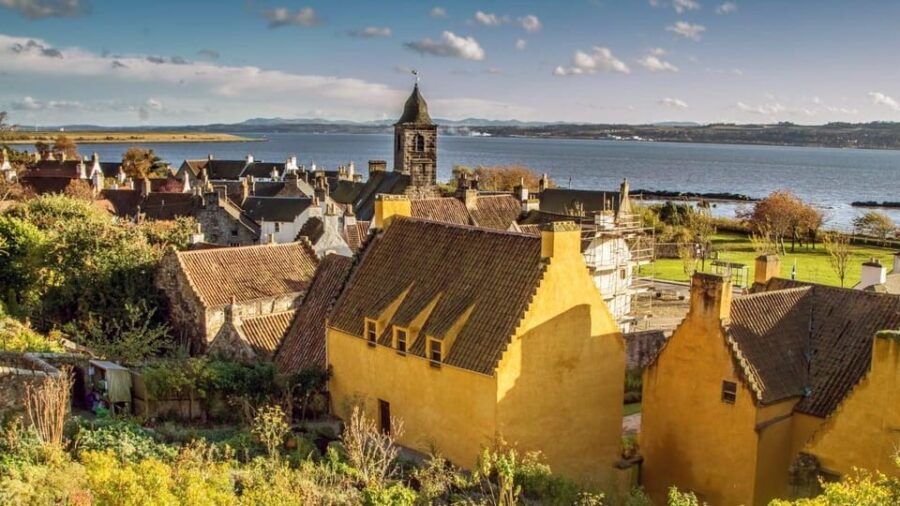 Edinburgh  Top Outlander Highlights Walking Tour - A Closer Look at the Outlander Tour Experience