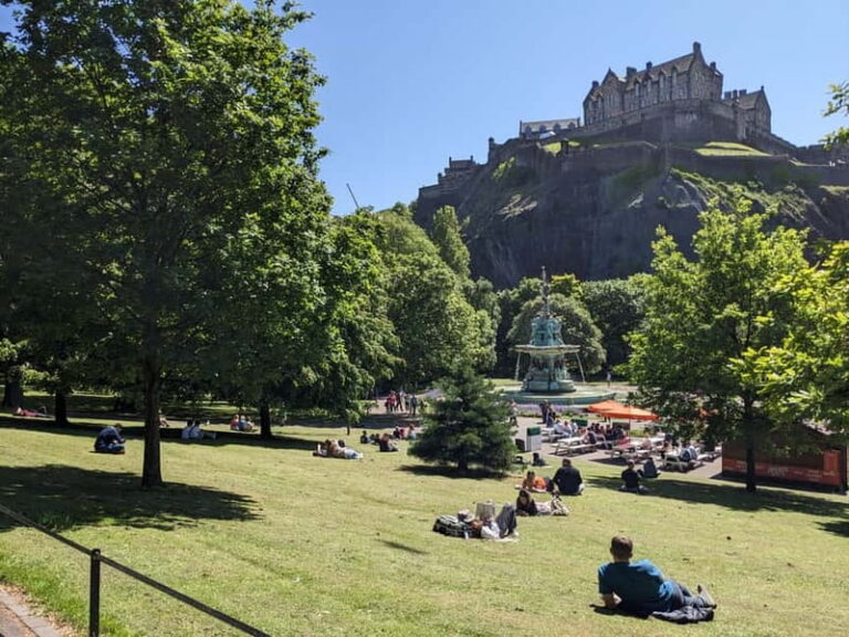 Edinburgh’s must-see attractions: walking tour in French