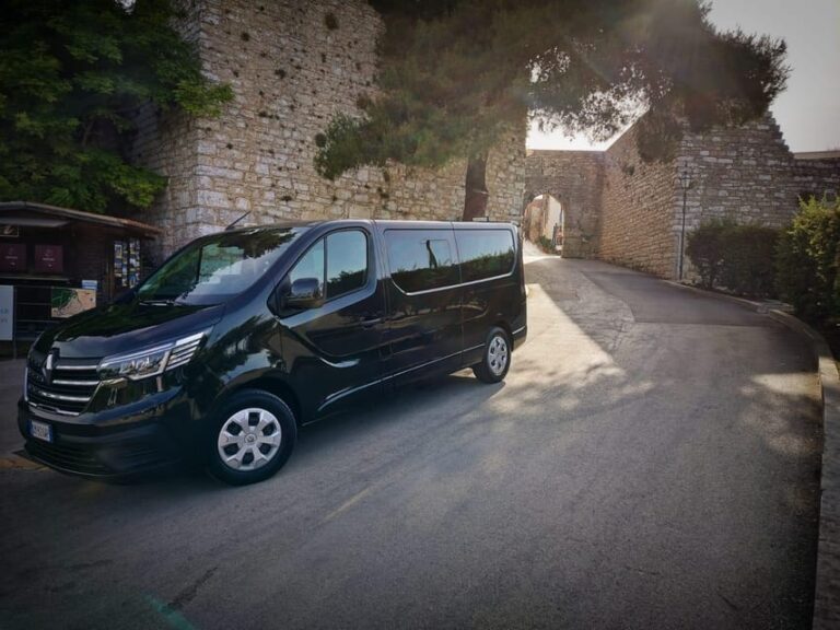 Erice Day Trip with Lunch experience with family