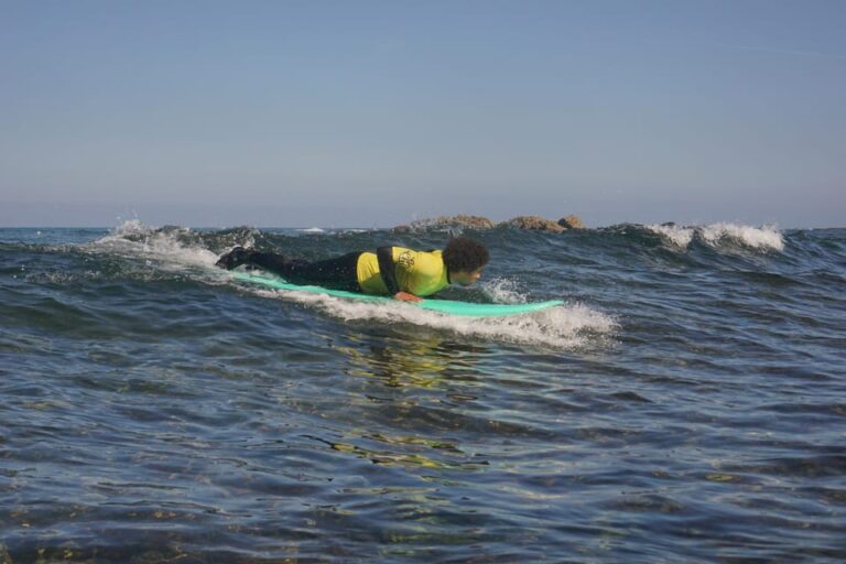 Ericeira: Surf School Experience & Equipment Rental