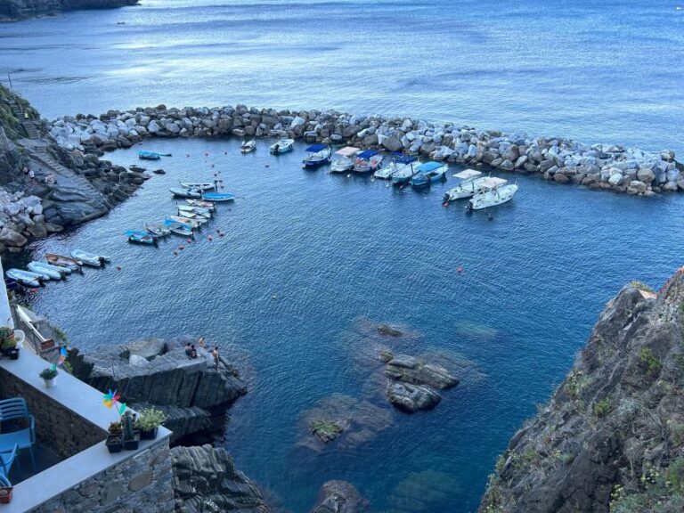 Exclusive Cinque Terre day tour by Ferry with stop in Pisa
