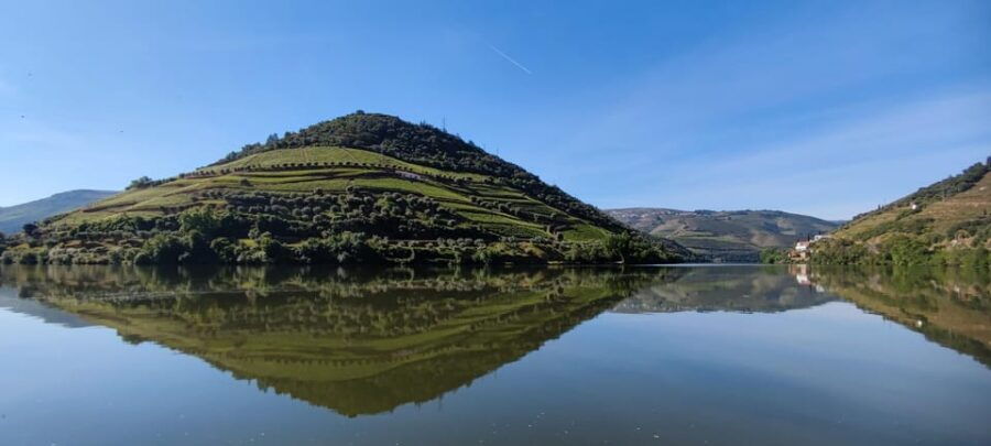 Experience in Pinhão: Wine Tasting, Lunch and Rabelo Boat - The Main Draw: A Scenic Voyage on the Douro River