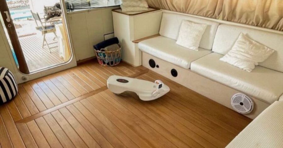 Experience Luxury at sea: Rent your yacht - The Practical Side: Costs, Group Size, and Bookings
