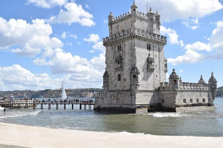 Explore Lisbon: Best of the City in a half day Tour