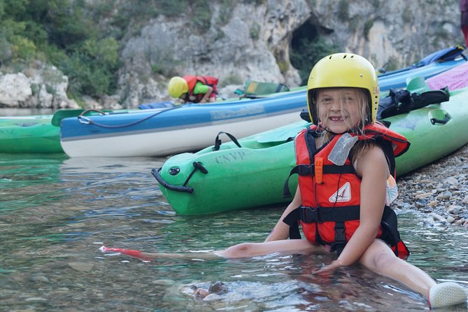 Family canoe trip under the Pont d’Arc – from 3 years old