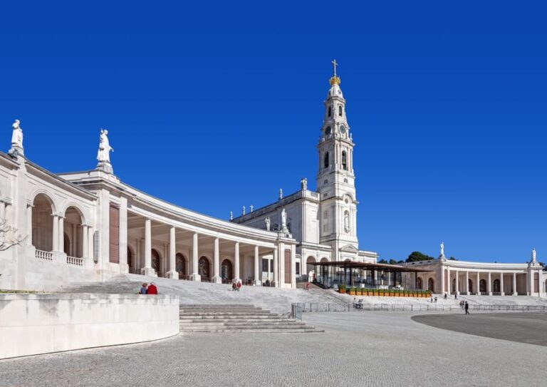 Fátima and Coimbra Day Tour from Porto