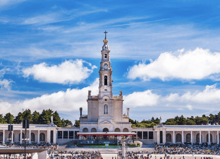 Fatima, Batalha, Nazaré and Óbidos: Private Full Day Tour