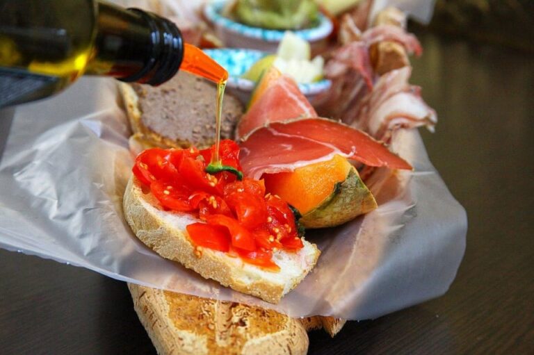 Florence: City Tour + Wine & Food Tasting at Osteria dell’OK