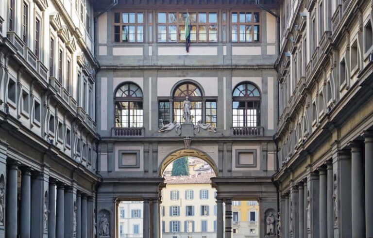 Florence: Exclusive Uffizi Semi-Private Tour, Max 6 People