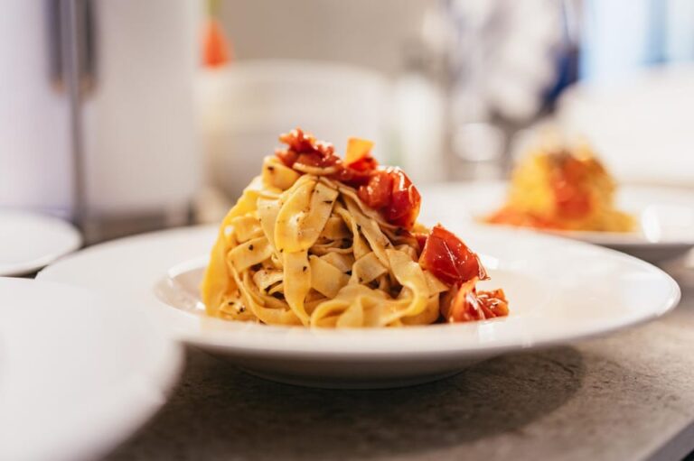Florence: Pasta and Tiramisu Cooking Class with Local Host