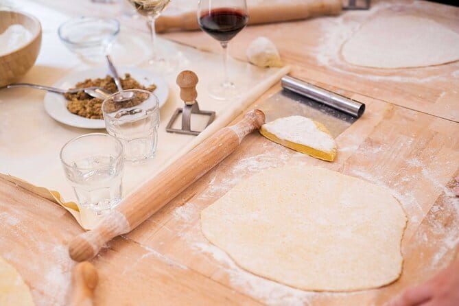 Florence Pasta Cooking Class with Tiramisu and Unlimited Wine