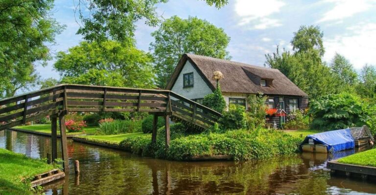 From Amsterdam: Giethoorn Sightseeing Tour and Canal Cruise